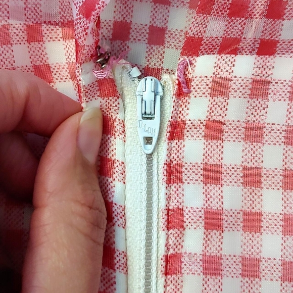 SOLD 70s gingham bishop sleeve gown - Picture 4 of 4